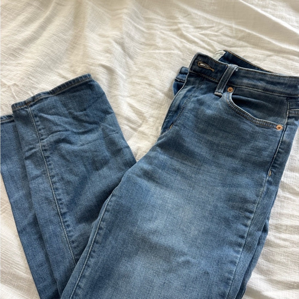 Universal Threads Target Women’s Blue Denim Jeans size 6s